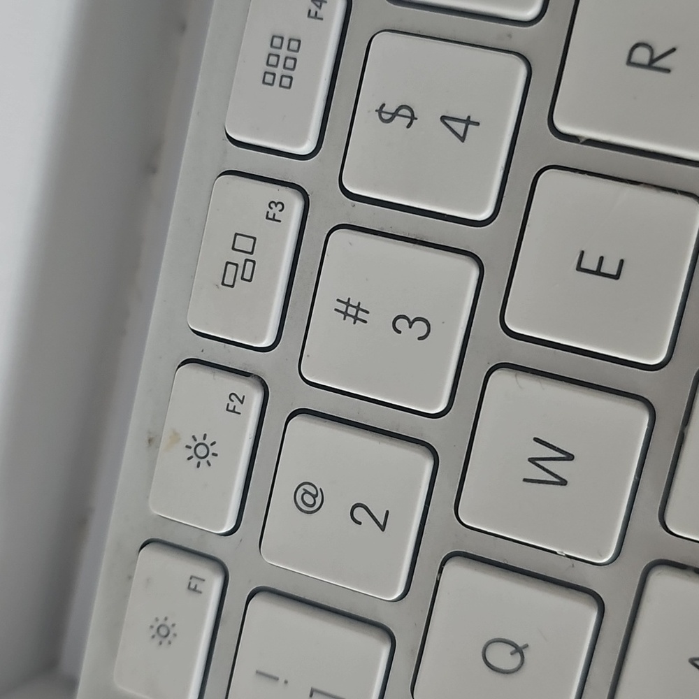 Wired Apple Keyboard In Original Box - Picture 4 of 4